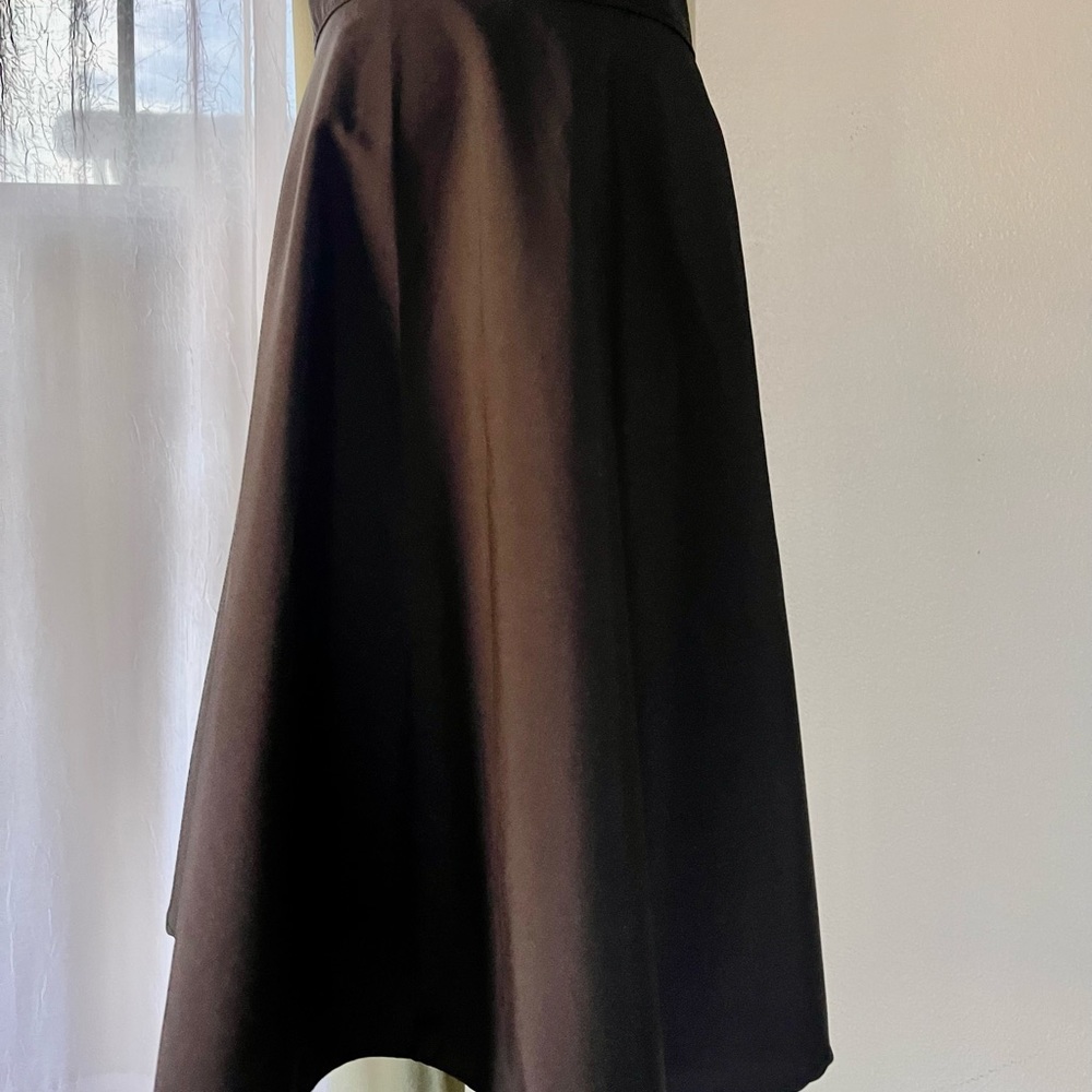 A basic work skirt - Picture 3 of 4